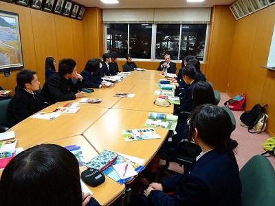 Ambassador of Slovak Republic came to Izumo High School Ambassador of Slovak Republic came to Izumo High School