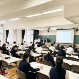 2nd grade students in the Science and Mathematics Course interim presentation about “Super Science Research”