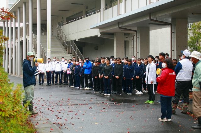 今年も、「平田植物園・久徴園」整備ボランティア活動を実施しました。 島根県立出雲高等学校