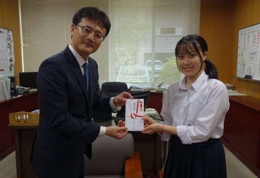 2年・亀尾美月さん「高校生平和大使」に選出＆県高P連より激励費贈呈